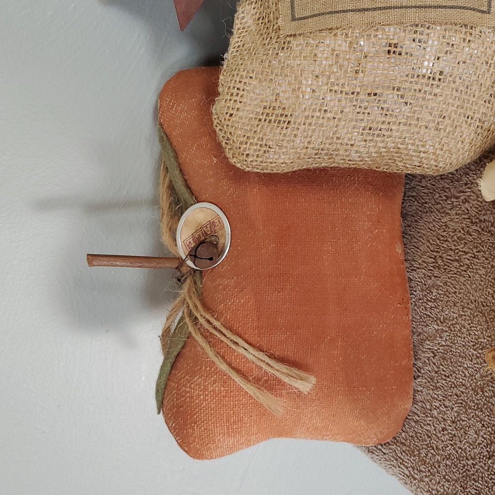 Rustic Pumpkin and Burlap Decor Set W/ Flowers - Picture 4 of 5